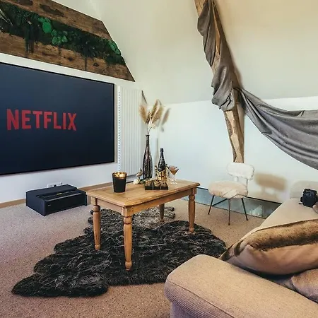 Le Duplex De L'etoile Cinéma Jacuzzi Et Sauna Privatif Apartamento Longmesnil